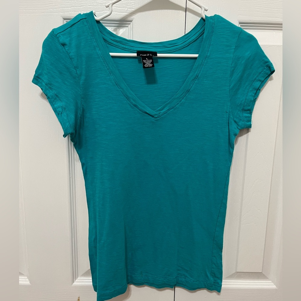 Rue21 T-shirt, aqua blue; size L